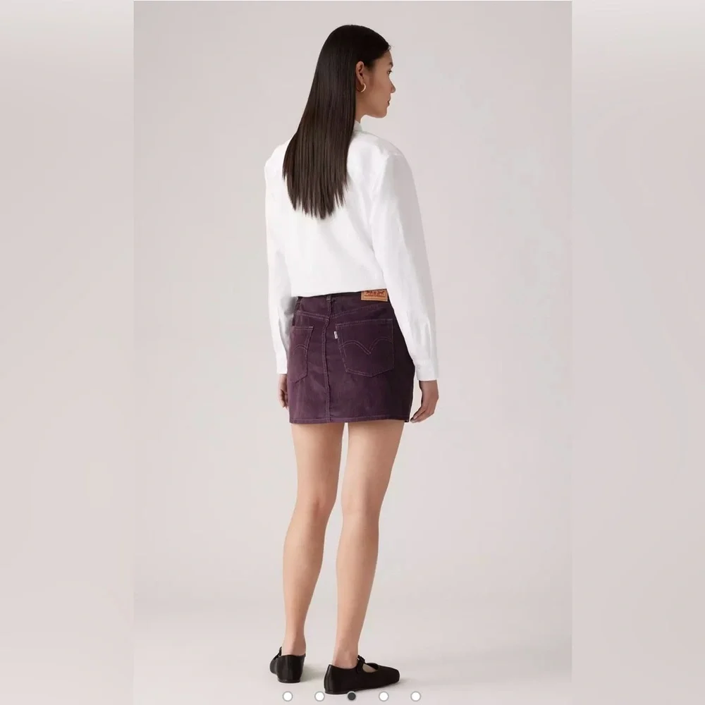 Levi’s Plum Color Mid Rise Corduroy Icon Skirt - Size 24 - NWT - Picture 3 of 7